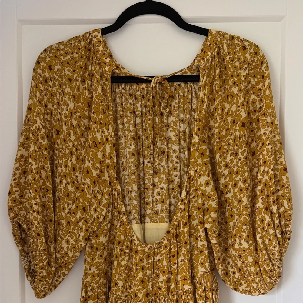 Low back Yellow Floral Peasant Dress - Picture 4 of 4